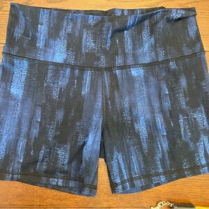 Lululemon Boogie 5” cotton spandex shorts  Size 10